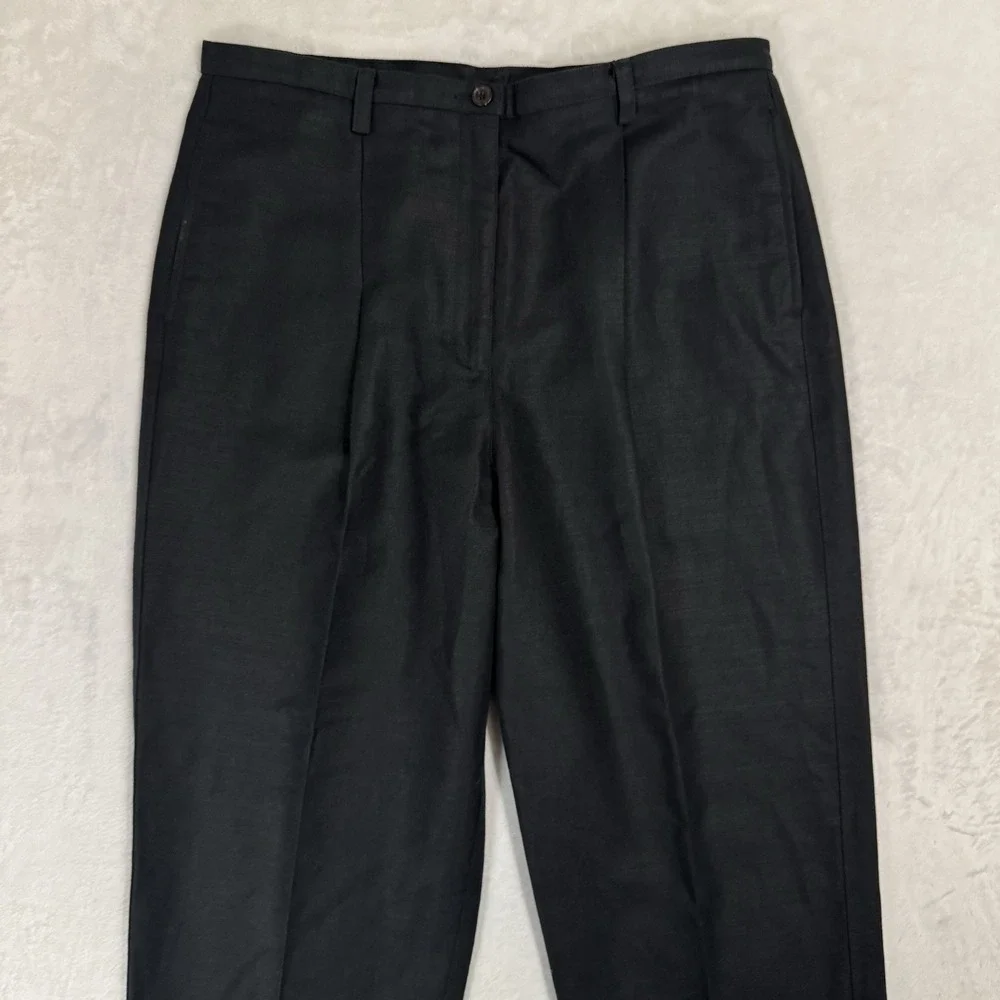 Liz Claiborne 🏷️ tag